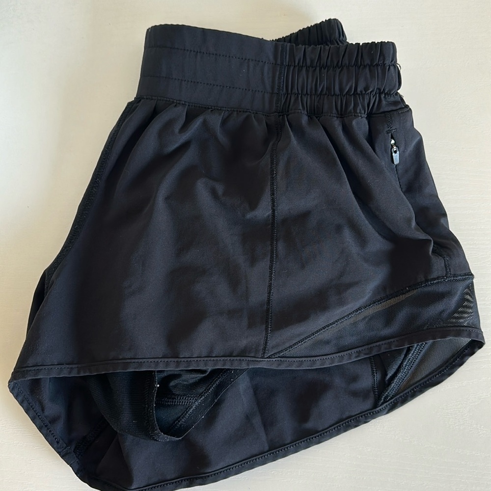 Lululemon Hotty Hot Shorts 2.5 in